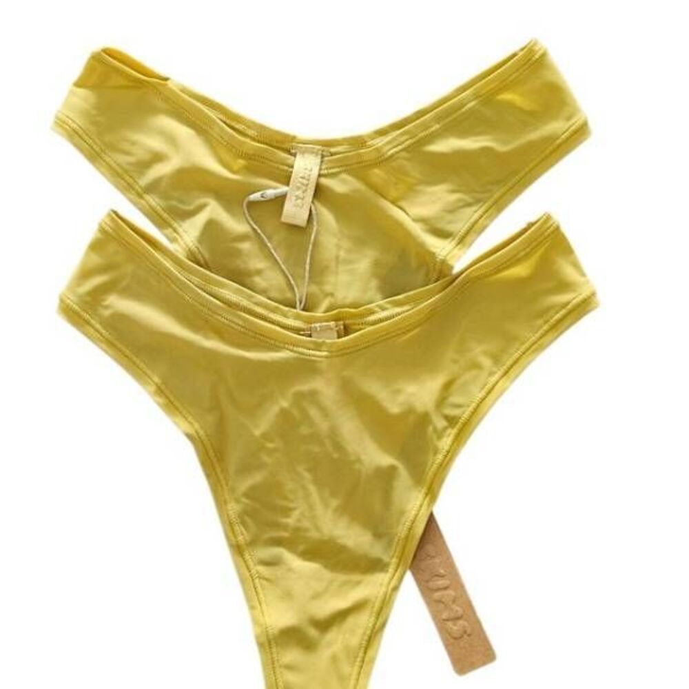 2 PAIR SKIMS V CUT PANTY‎ NWT